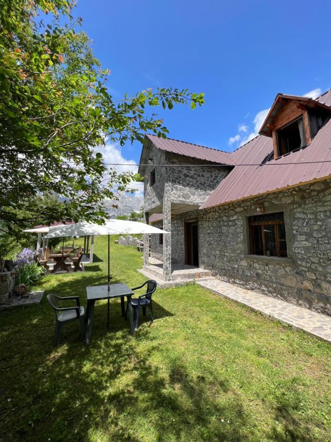 Guest House Gjelaj Theth Exterior foto