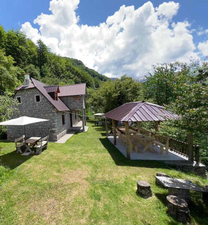 Guest House Gjelaj Theth Exterior foto