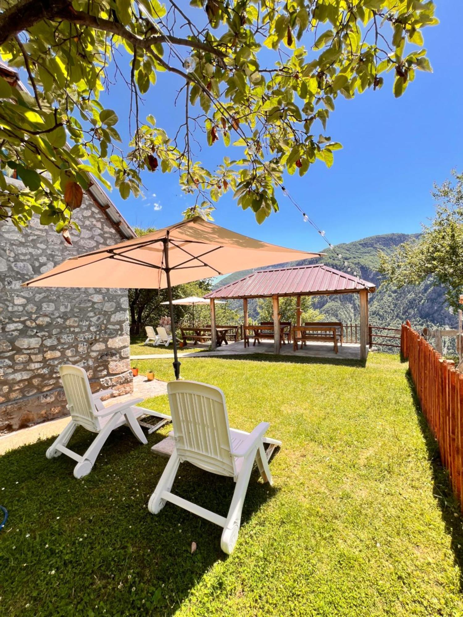 Guest House Gjelaj Theth Exterior foto
